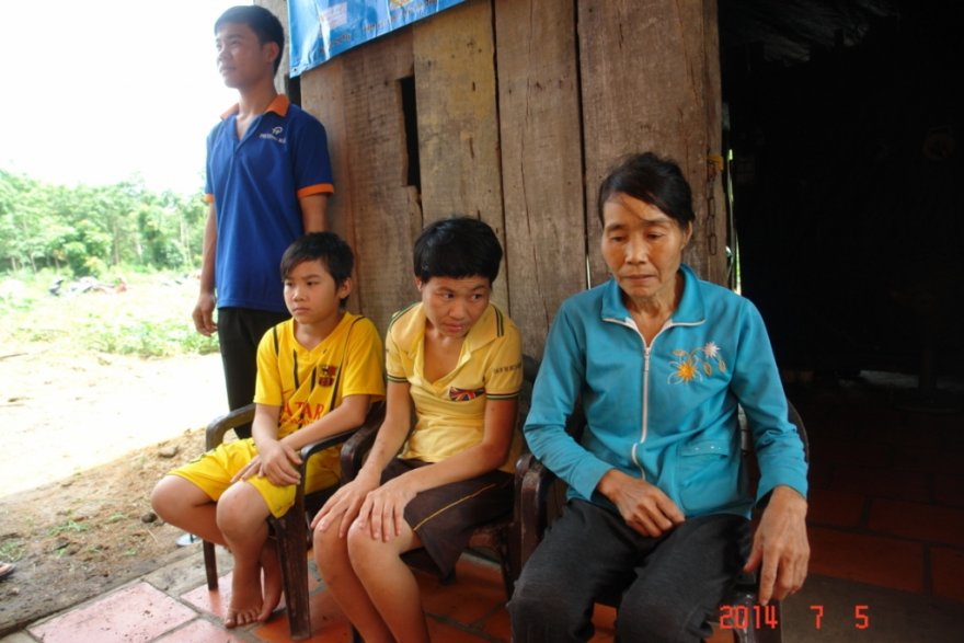 Hoàn cảnh gia đình bà Hoàng Thị Nhũ, Ấp Sóc Rung, xã Lộc Phú, huyện Lộc Ninh, tỉnh Bình Phước